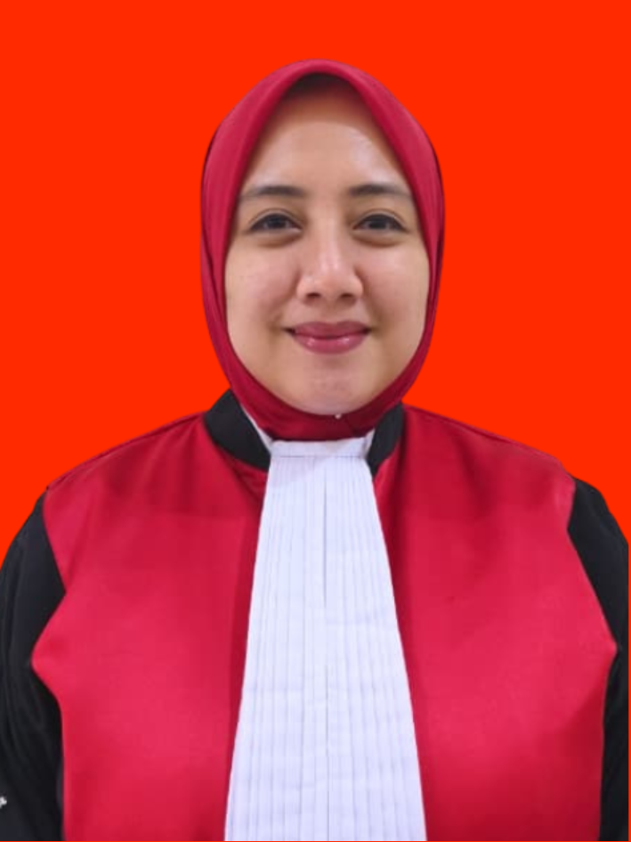04. PUTERI HARDIANTY, S.H., M.Kn.