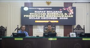 PN Rangkasbitung Laksanakan Rapat Evaluasi Kinerja Bulanan Ketua Pengadilan Negeri Rangkasbitung Bapak Handy Reformen Kacaribu, S.H., M.H. beserta Wakil Ketua Bapak Dr. Pandu Dewanto, S.H., M.H. Memimpin Reapat Bulanan Evaluasi Kinerja dan Dilanjutkan Dengan Sosialisasi Perma.
